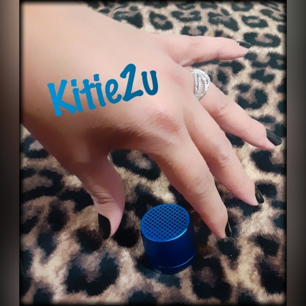 🎶 Red Dot Award Winning Speaker 🎶 - Picture 12 of 14